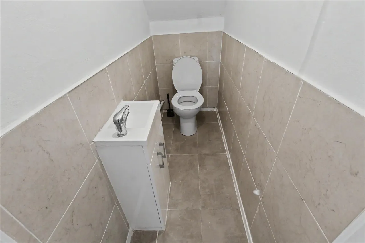 Wollaton Road, Beeston, NG9, photo 10