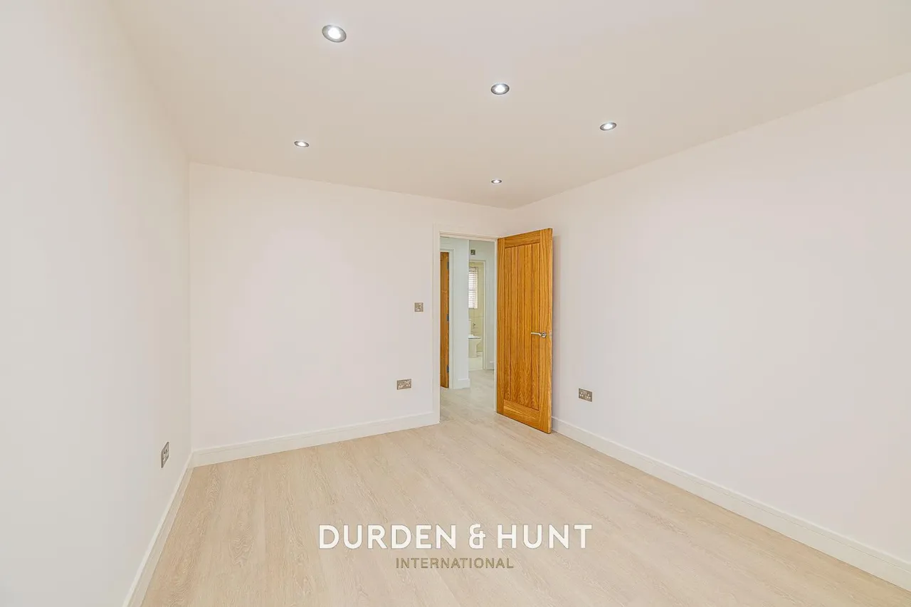 Purfleet Road, South Ockendon, RM15, photo 16