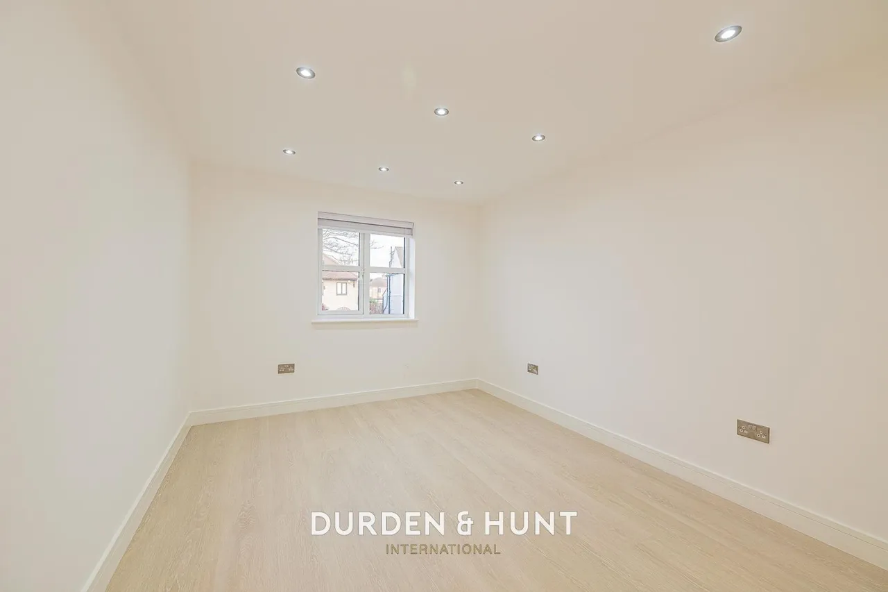 Purfleet Road, South Ockendon, RM15, photo 15