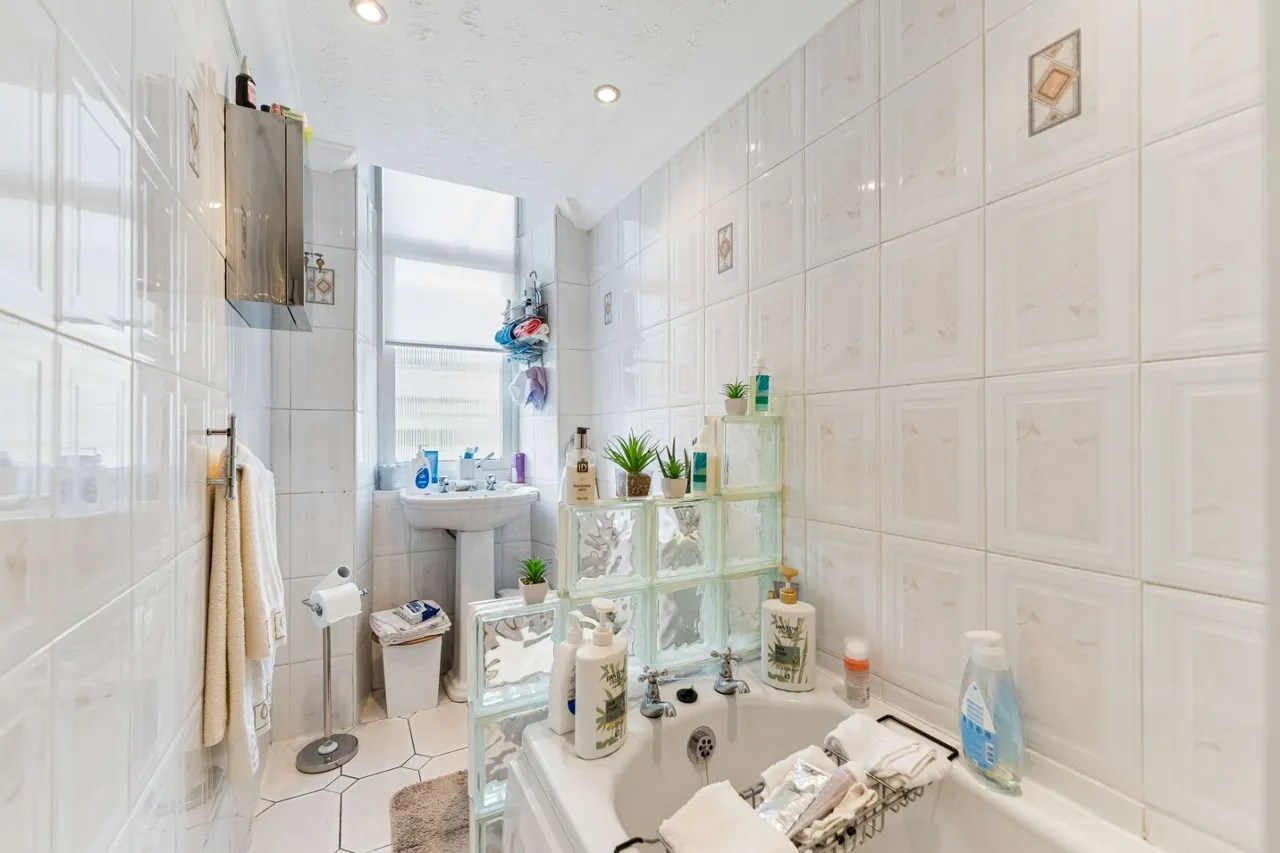 Dumbarton Road, Scotstoun, G14, photo 12