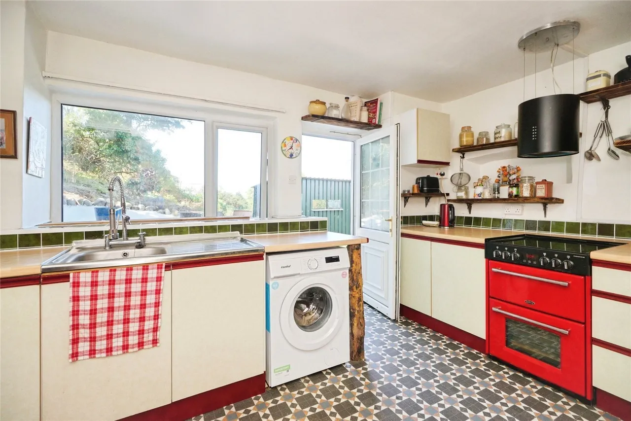 Clynnogfawr, Caernarfon, LL54, photo 6