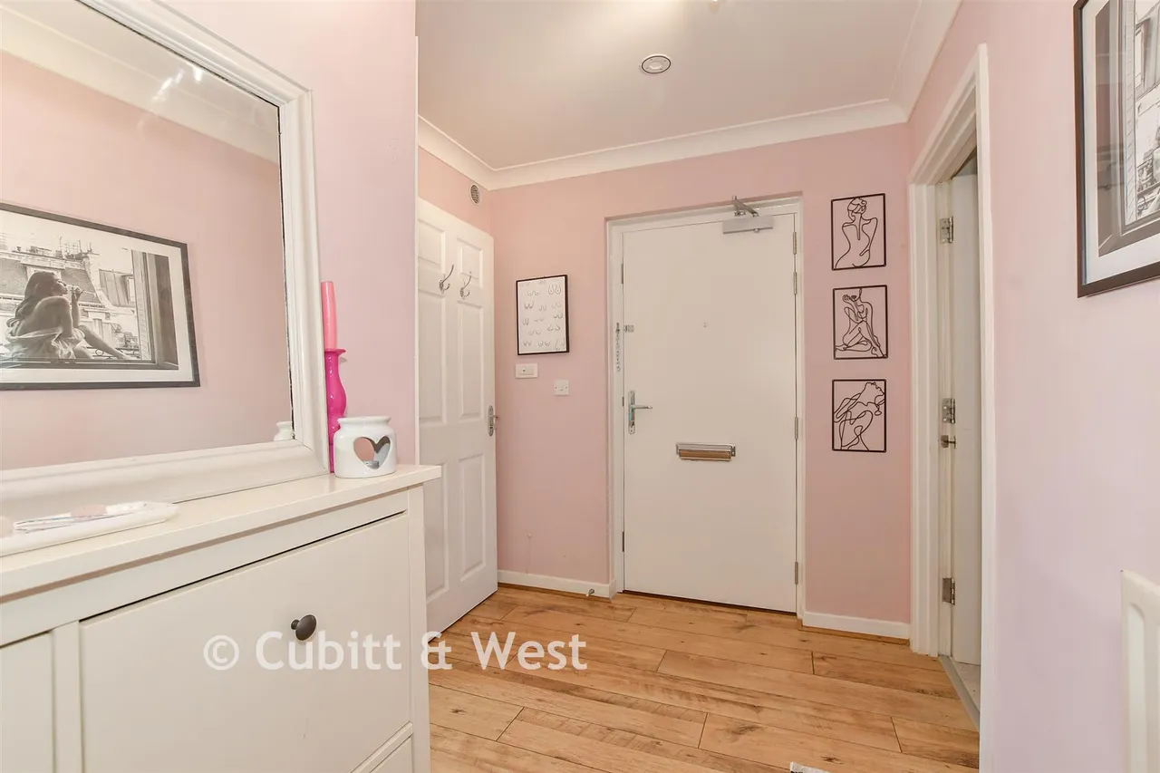 Roberts Way, Cranleigh, GU6, photo 4