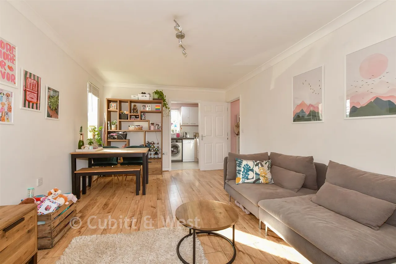 Roberts Way, Cranleigh, GU6, photo 5