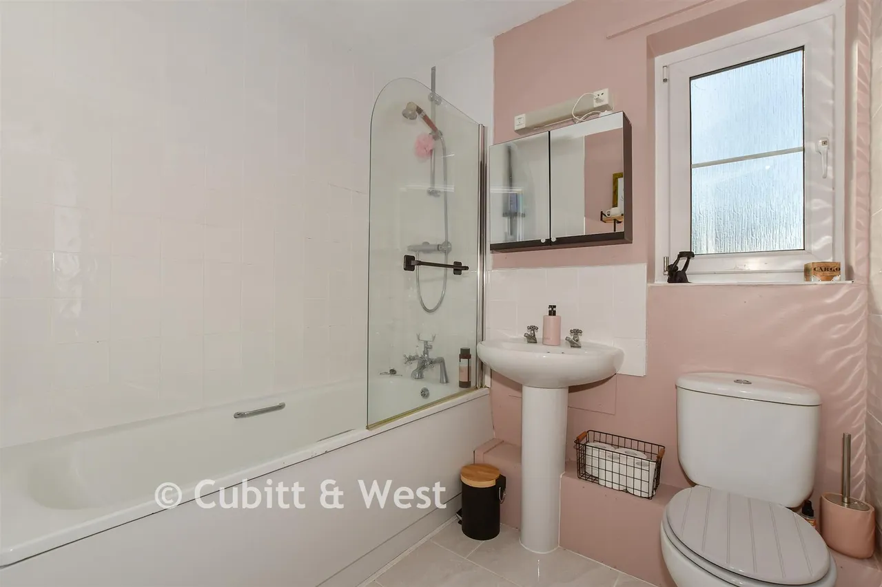 Roberts Way, Cranleigh, GU6, photo 7
