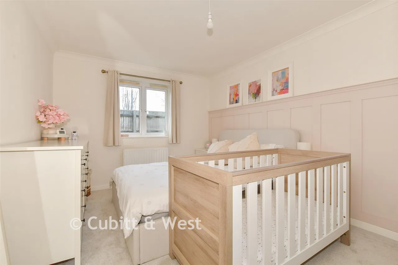 Roberts Way, Cranleigh, GU6, photo 6