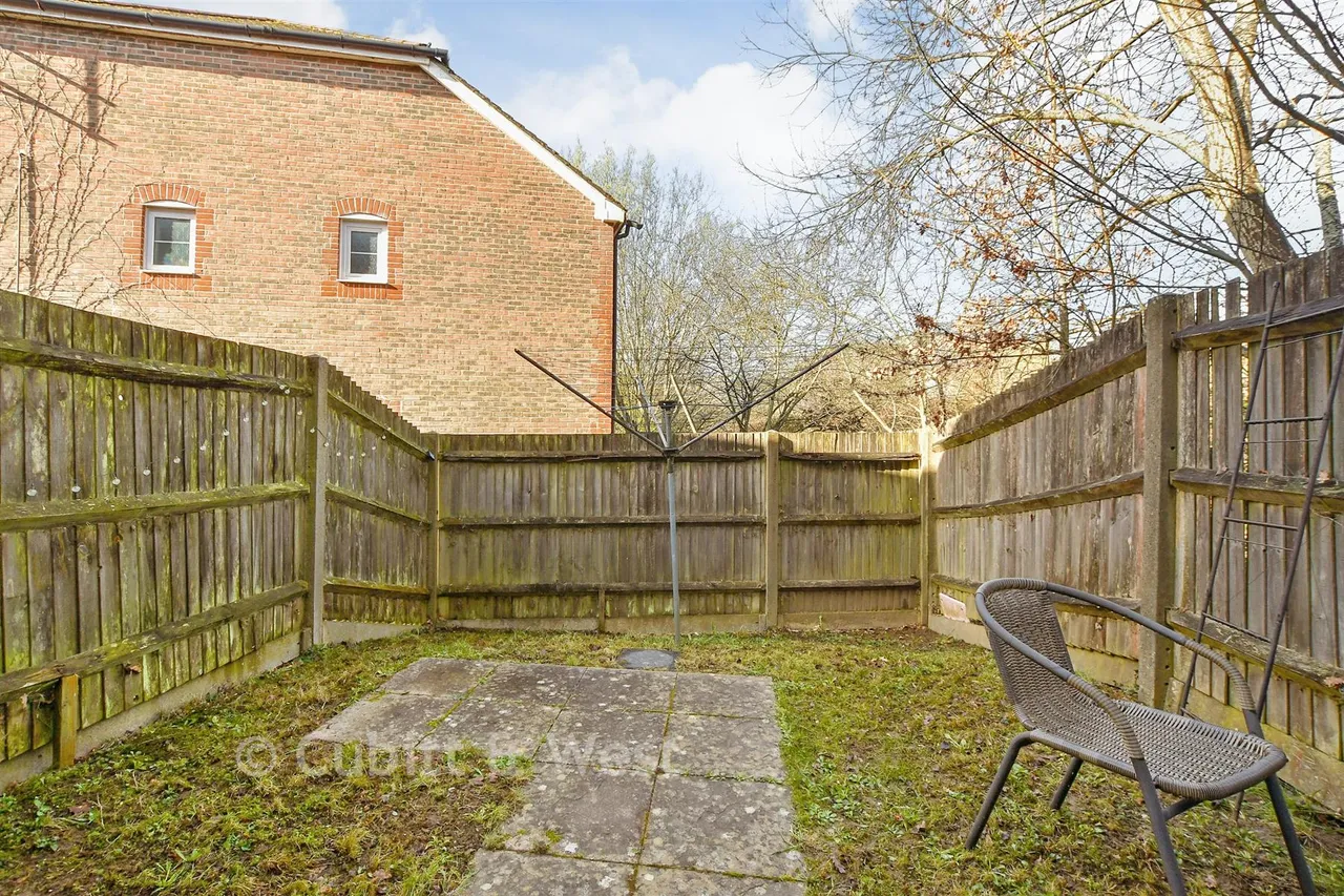 Roberts Way, Cranleigh, GU6, photo 8