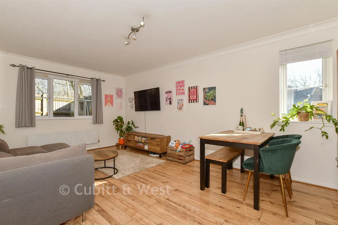 Roberts Way, Cranleigh, GU6, photo 3