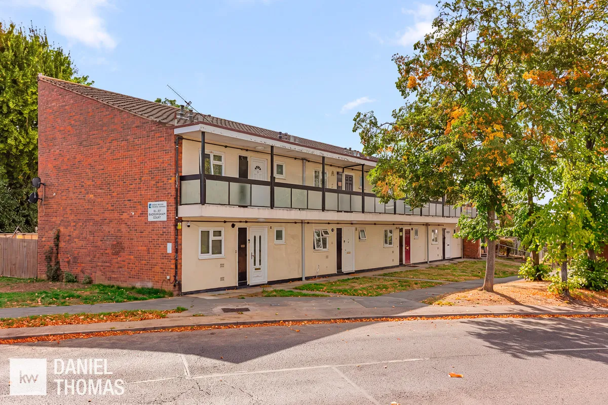 1 bed flat for sale, Daniel Thomas, Badburgham Court, EN9