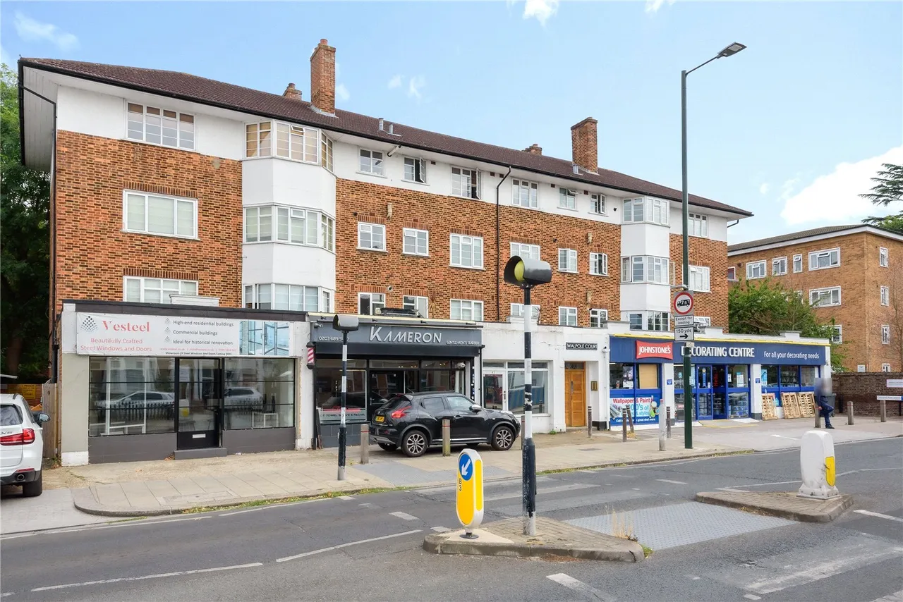 1 bed flat for sale — Walpole Court, Twickenham, TW2 5QH