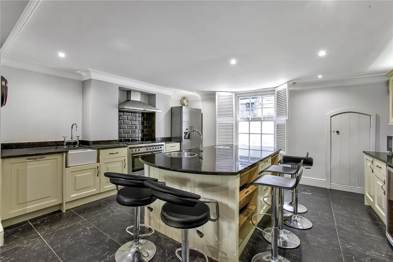Ridgway, Wimbledon Village, London, SW19, photo 6
