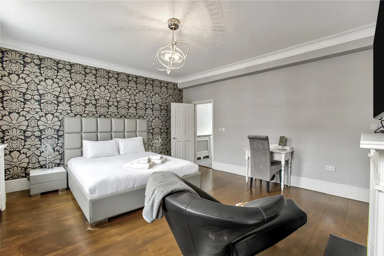 Ridgway, Wimbledon Village, London, SW19, photo 12