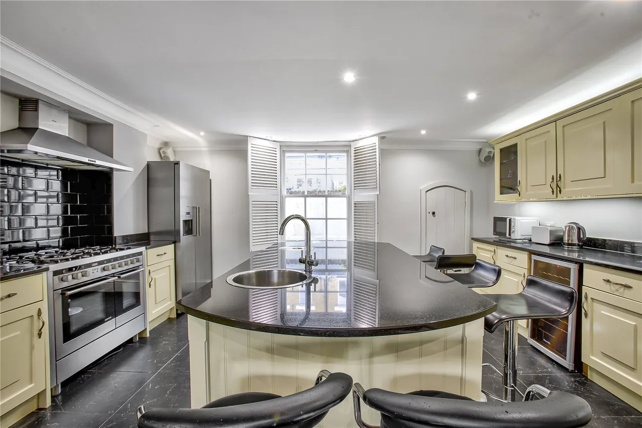 Ridgway, Wimbledon Village, London, SW19, photo 3