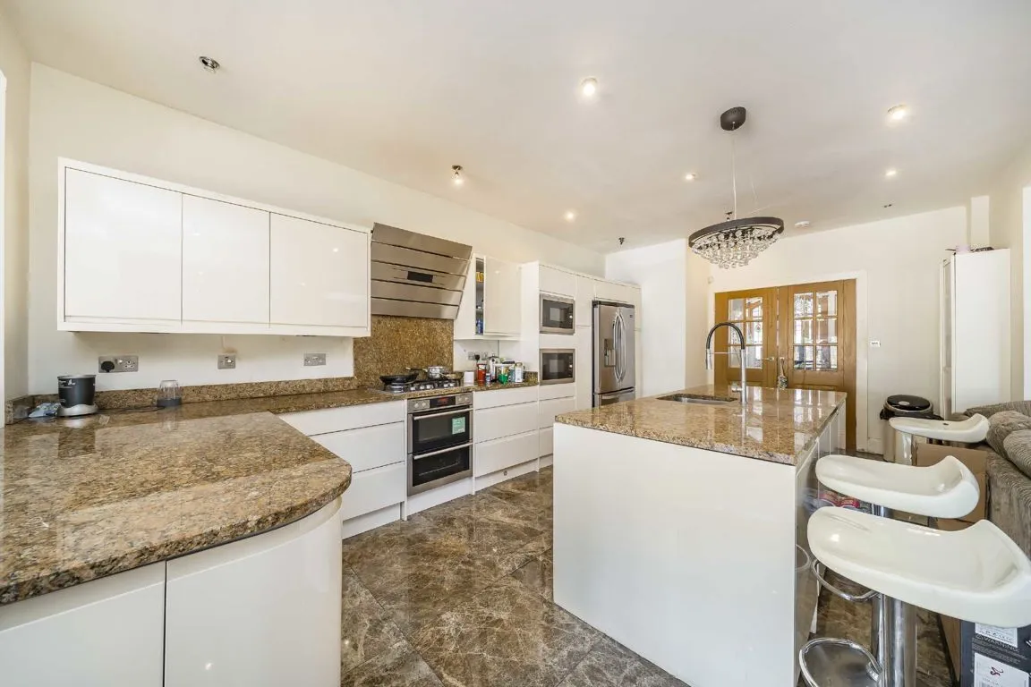 Prentis Road, SW16, photo 3