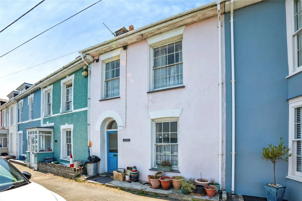 2 bed house for sale, Marine Terrace, New Quay, SA45