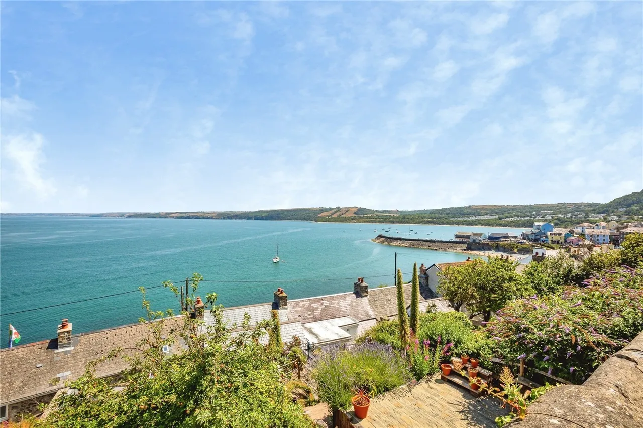 Marine Terrace, New Quay, SA45, photo 18