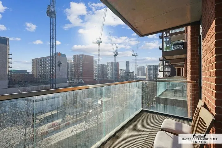 Embassy Gardens, SW11, photo 3