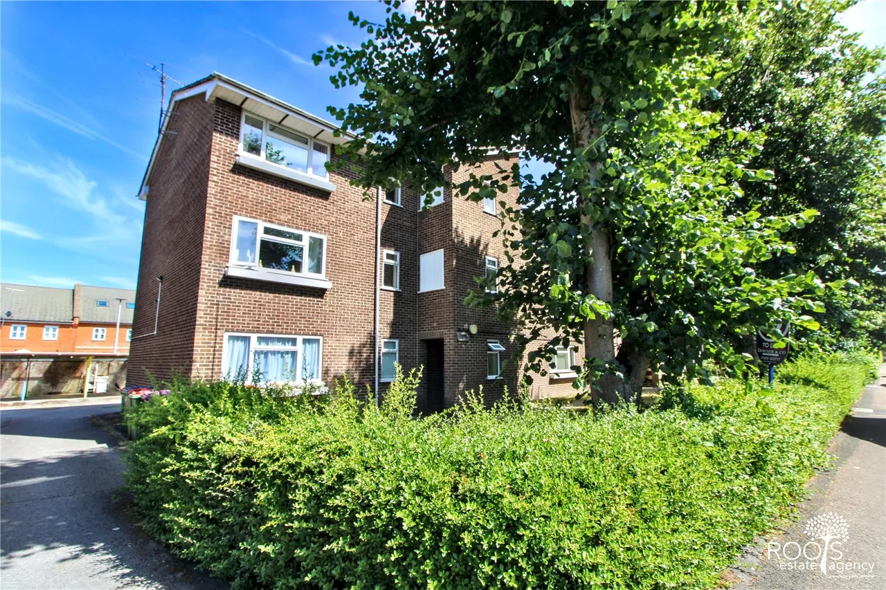 2 bed flat for sale, Newbury, Berkshire