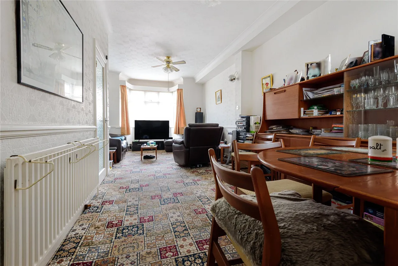 School Road, Hampton Hill, Hampton, TW12 1QL, photo 2