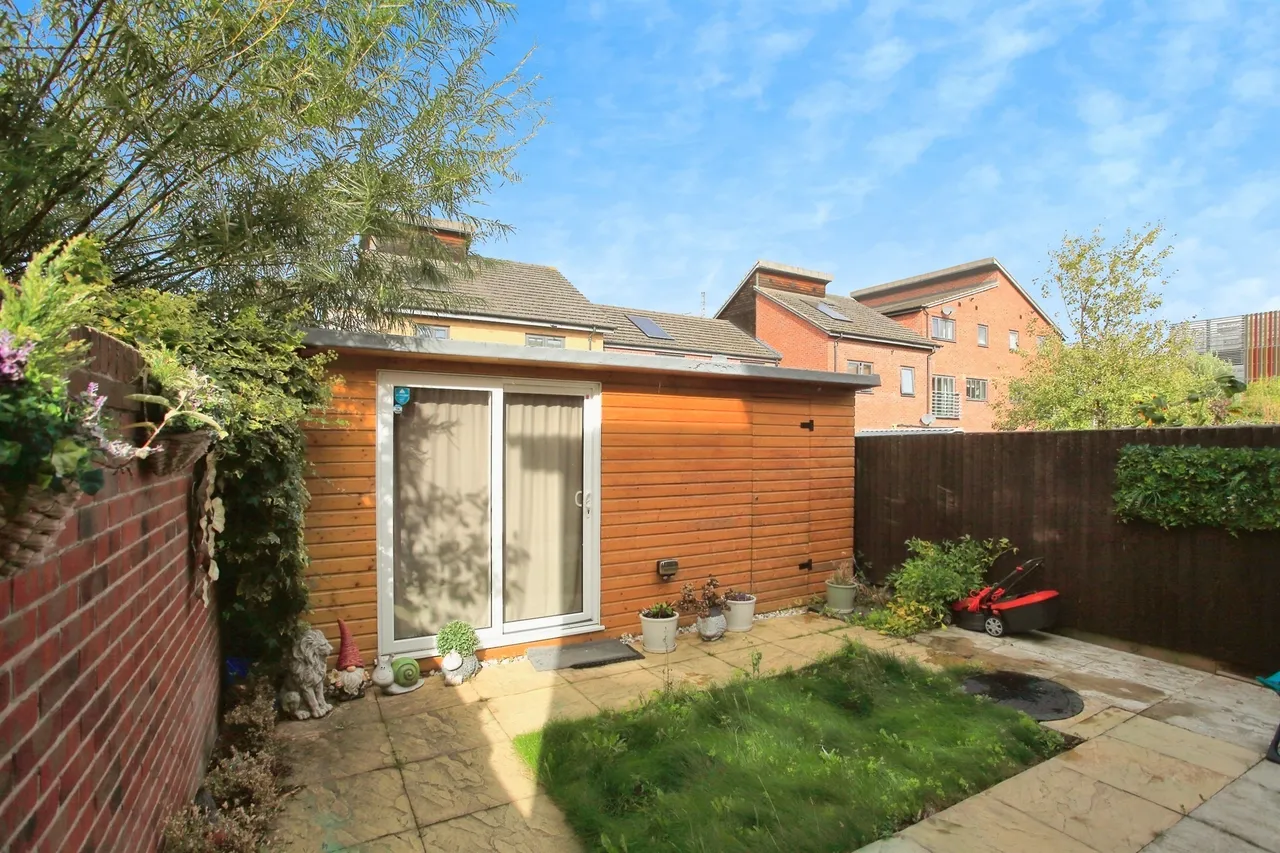Hawksbill Way, Peterborough, PE2, photo 11