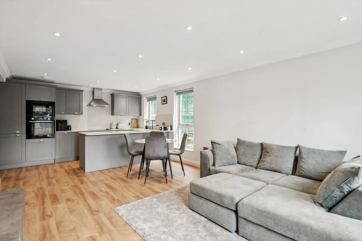 2 bed flat to rent, Edith Terrace, London, SW10