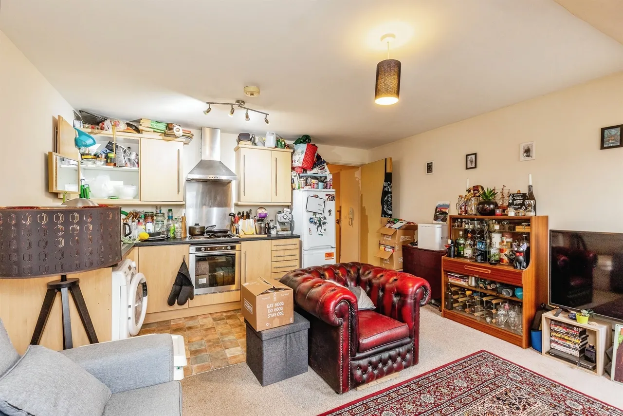 Avonmouth Road, Bristol, photo 4