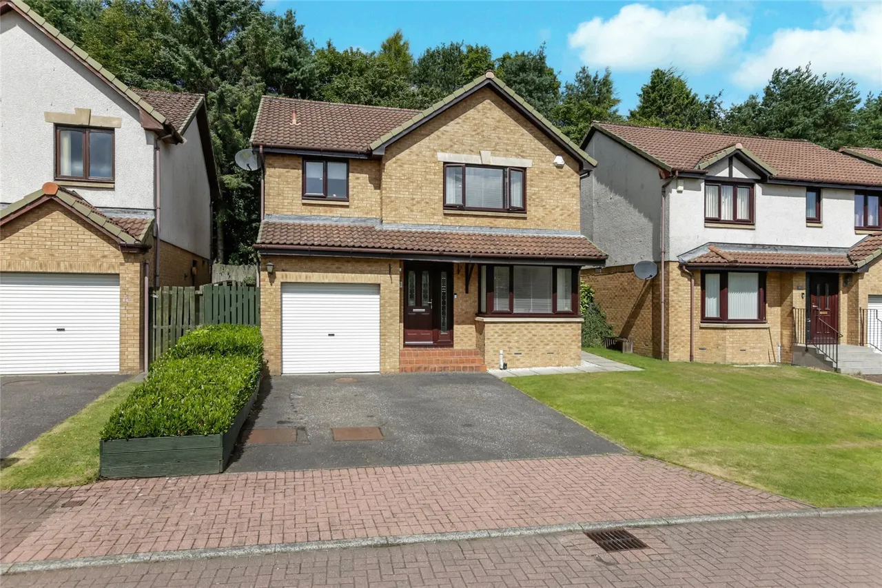 4 bed house for sale — Waverley Crescent, Livingston, West Lothian, EH54