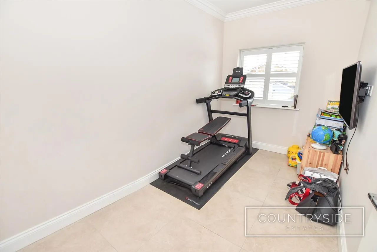 Southwell Road, Benfleet, photo 8