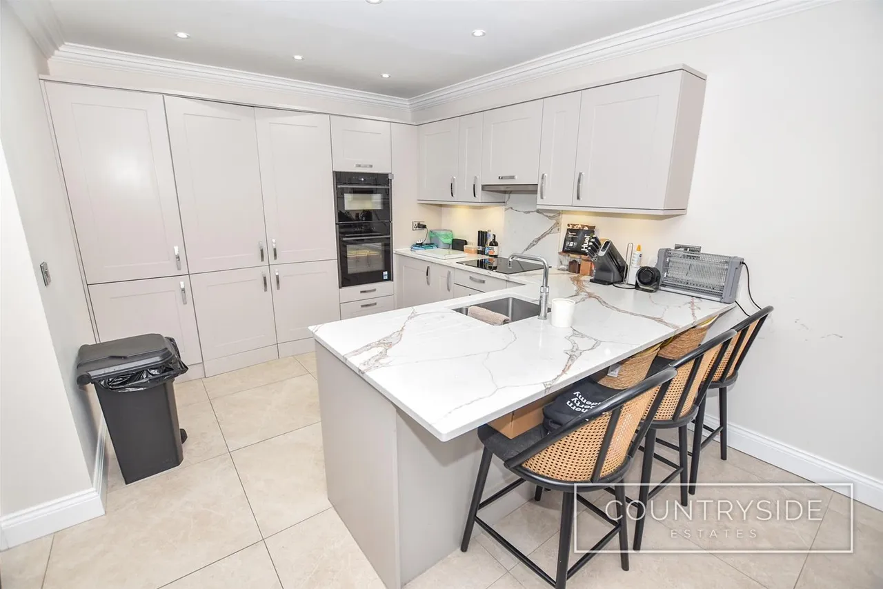 Southwell Road, Benfleet, photo 6