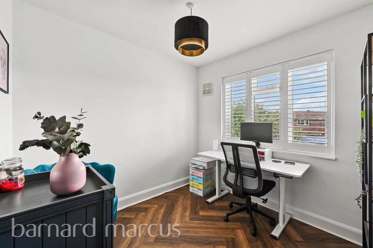 Carlingford Gardens, Mitcham, CR4, photo 8
