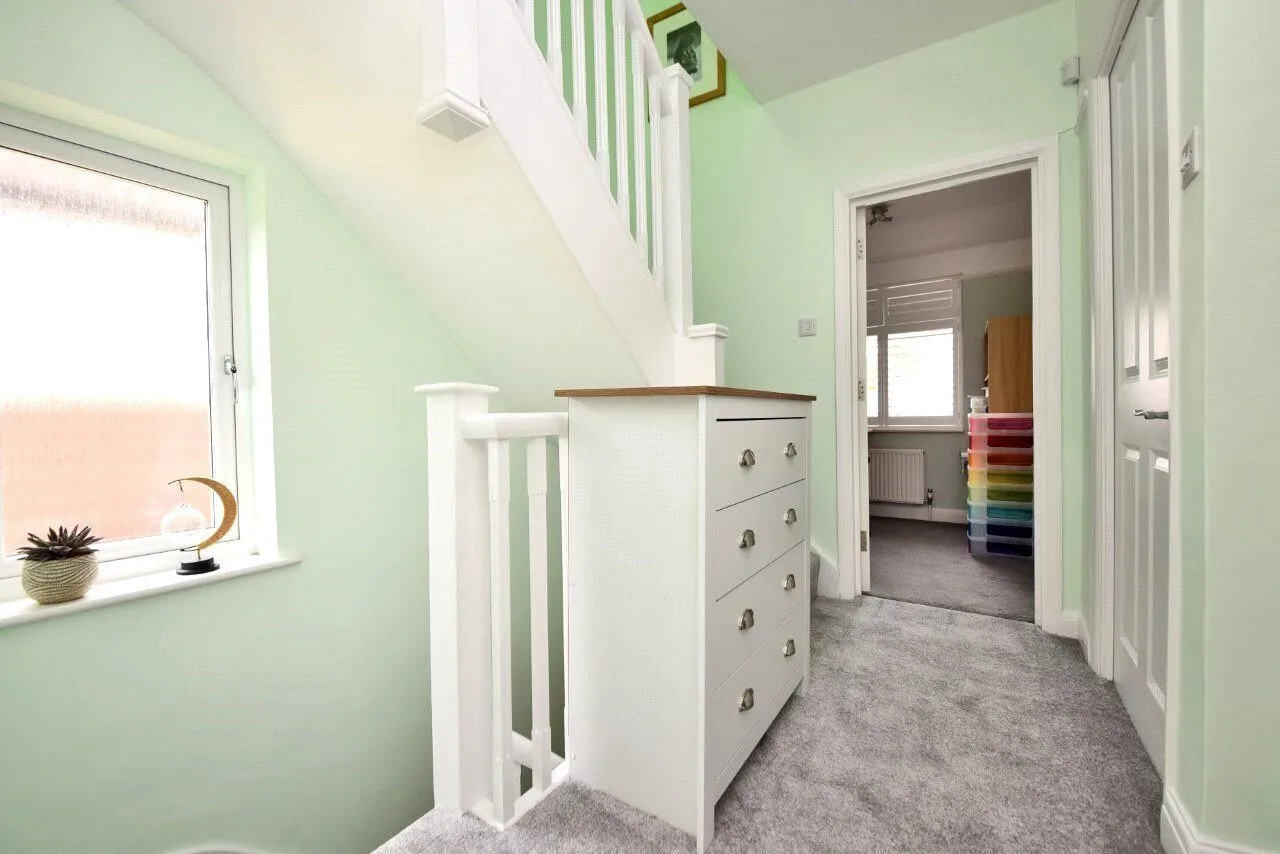 Manor Way, Banstead, SM7, photo 14