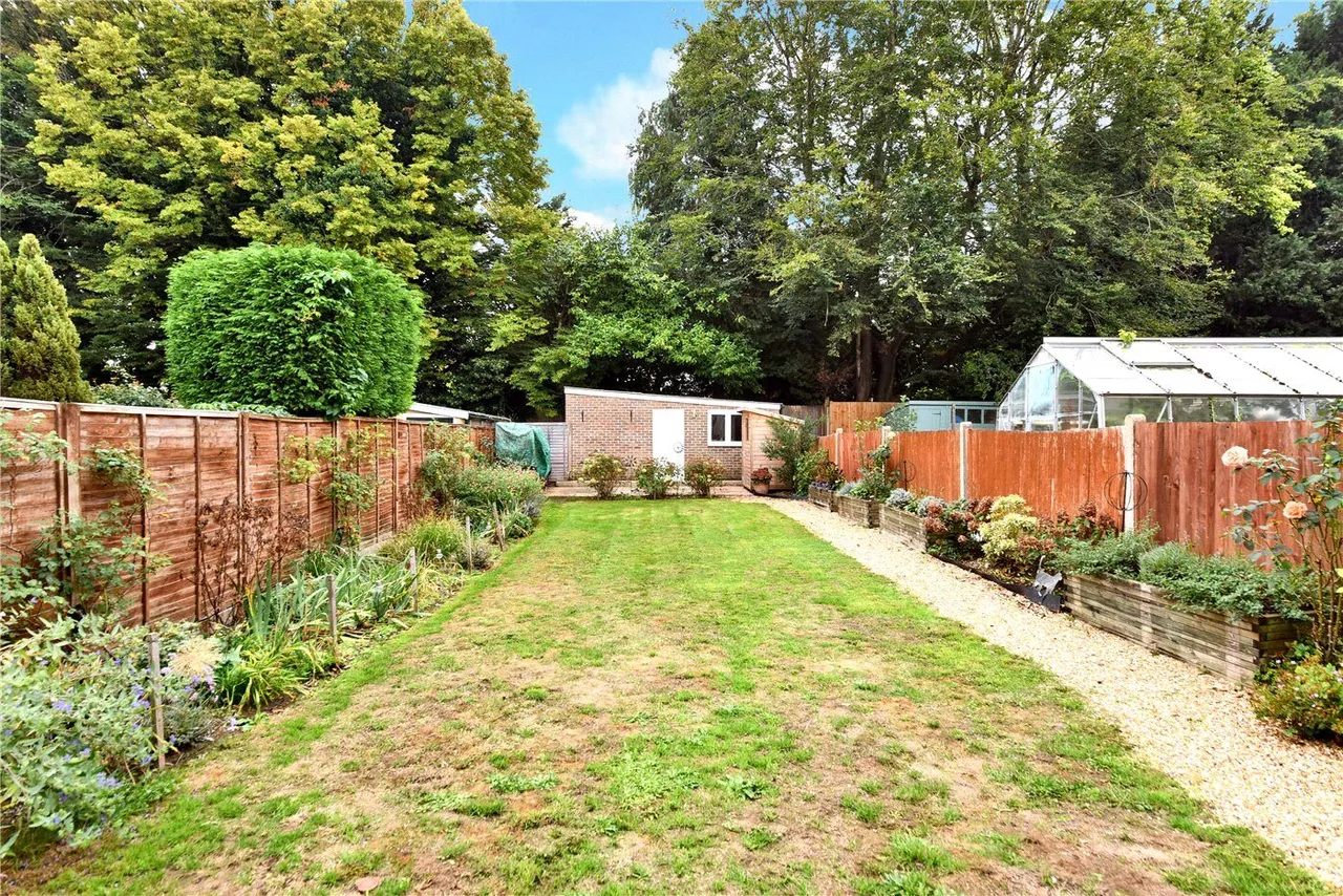 Manor Way, Banstead, SM7, photo 22