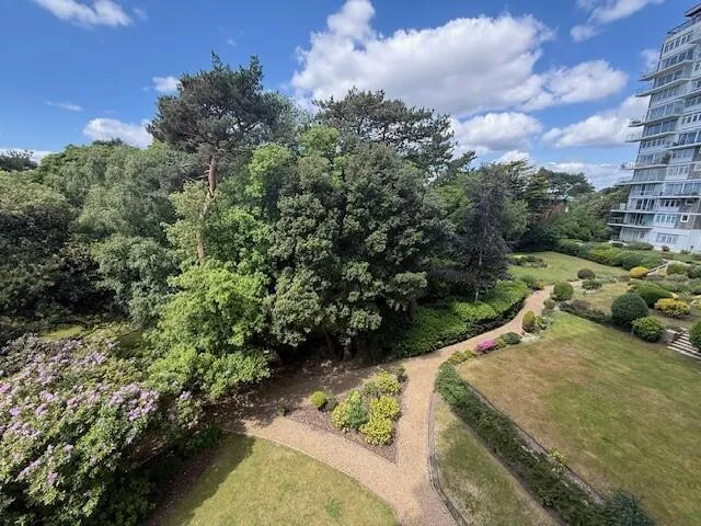 Admirals Walk, West Cliff, BH2, photo 9
