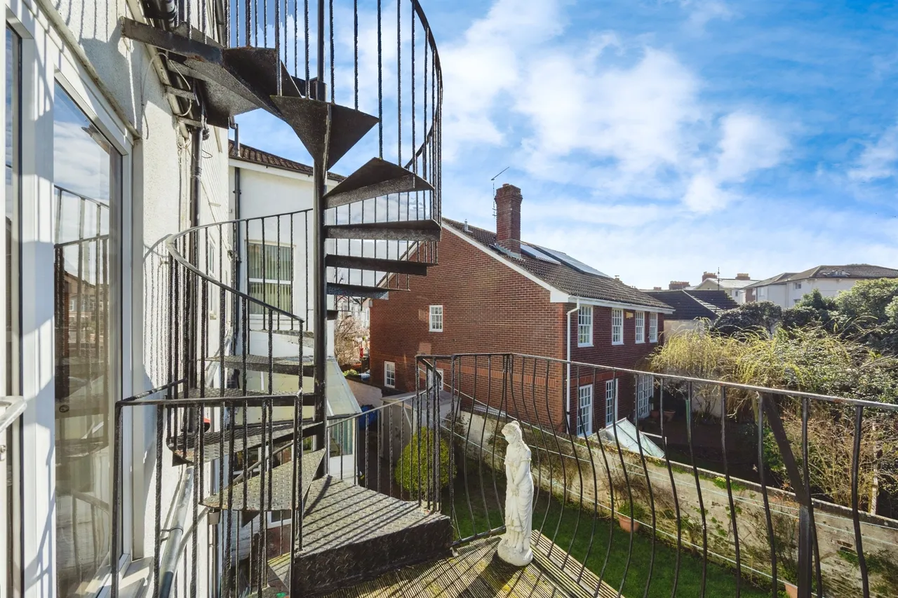 Worthing Road, Southsea, PO5, photo 11