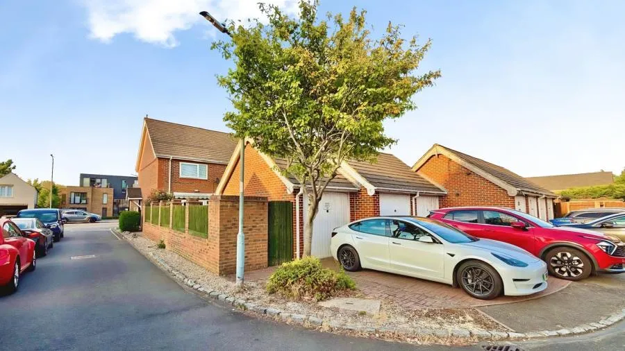 Selwyn Close, Windsor, SL4, photo 6