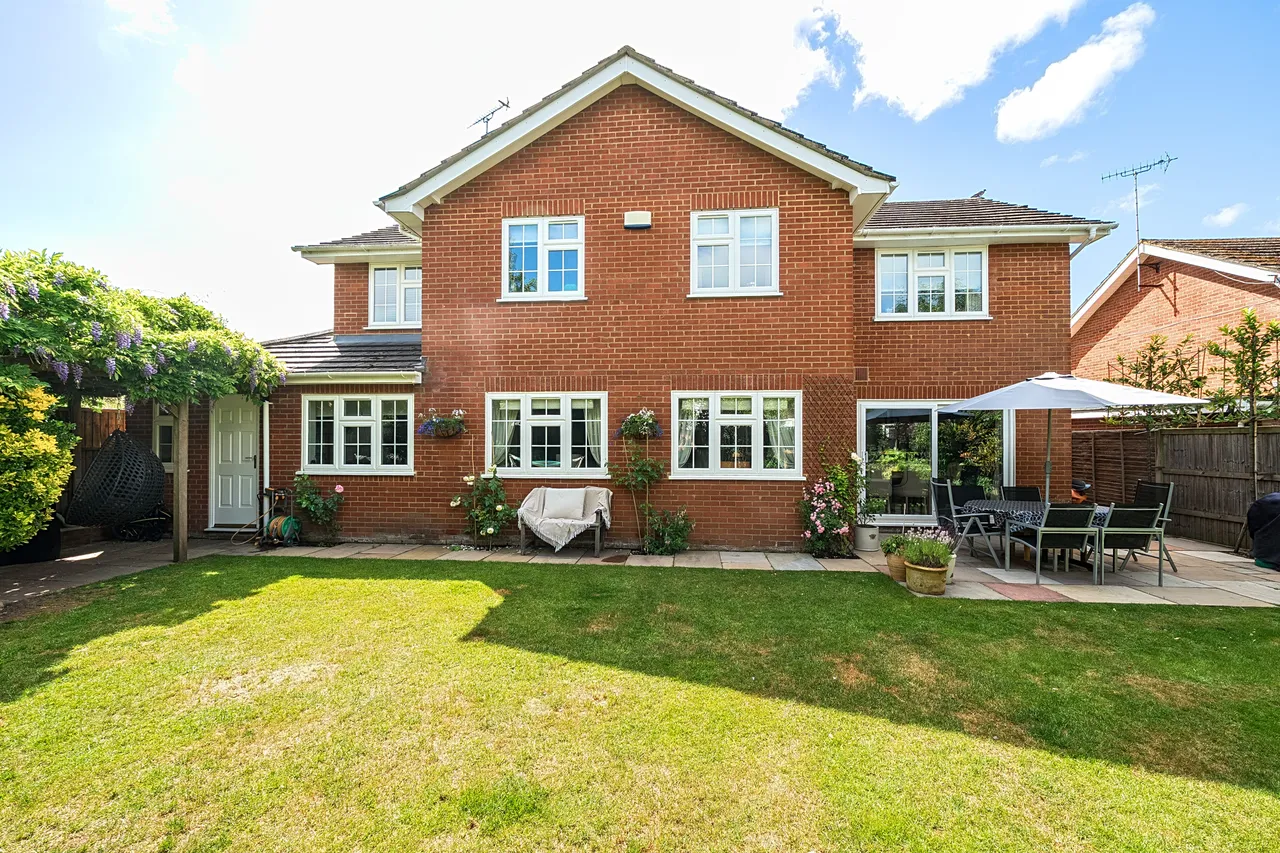 4 bed house for sale — Manor Farm Way, Seer Green, HP9