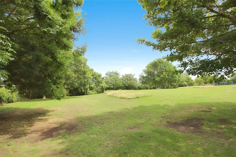 North Road, Queenborough, Kent, ME11, photo 8