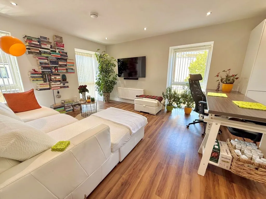 Hampton Place, Houghton Regis, LU5, photo 2