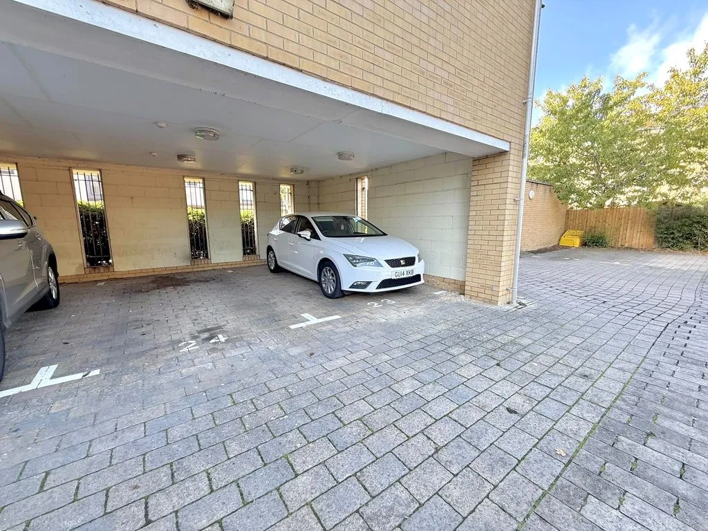 Hampton Place, Houghton Regis, LU5, photo 12