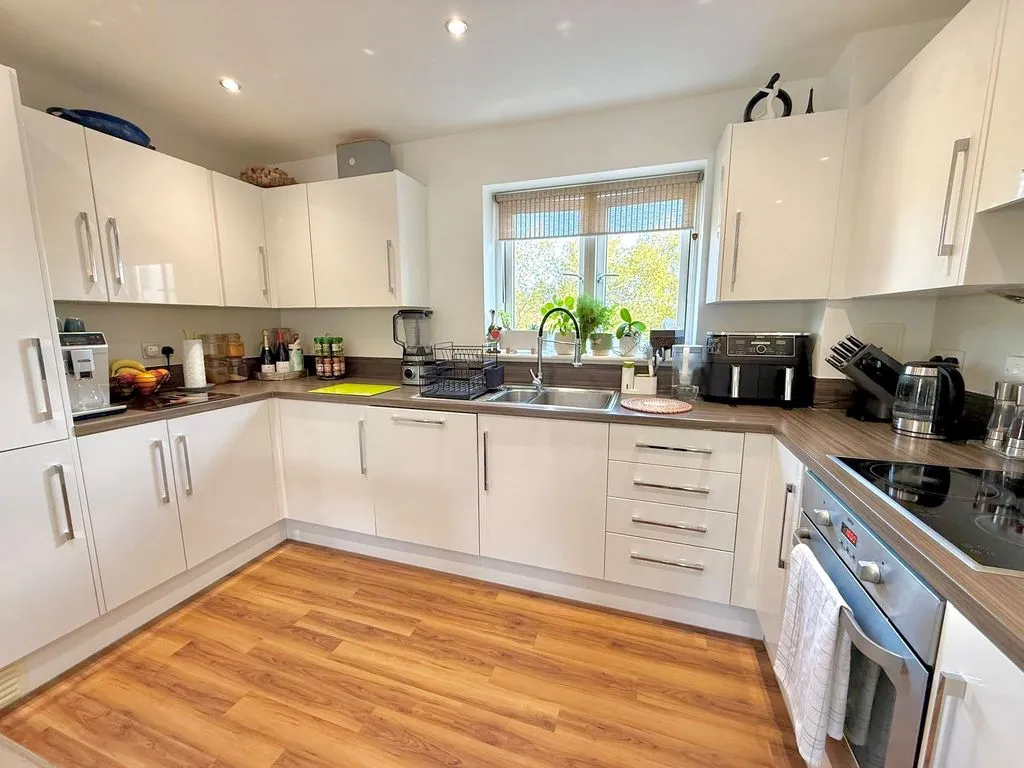 Hampton Place, Houghton Regis, LU5, photo 4
