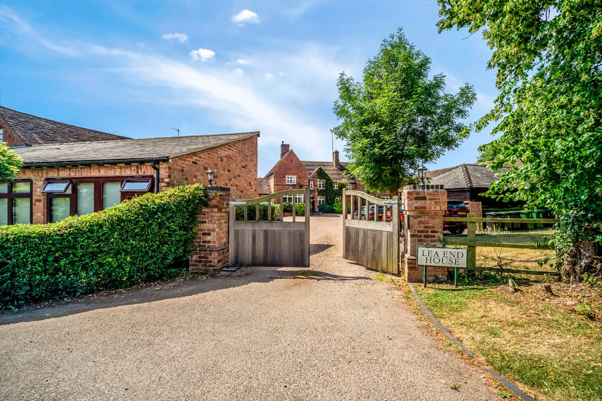 Lea End Lane, Hopwood, B48, photo 2