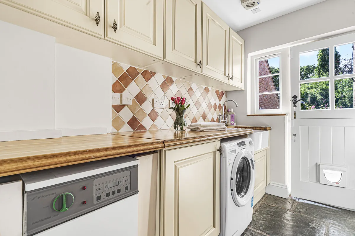 Lea End Lane, Hopwood, B48, photo 22