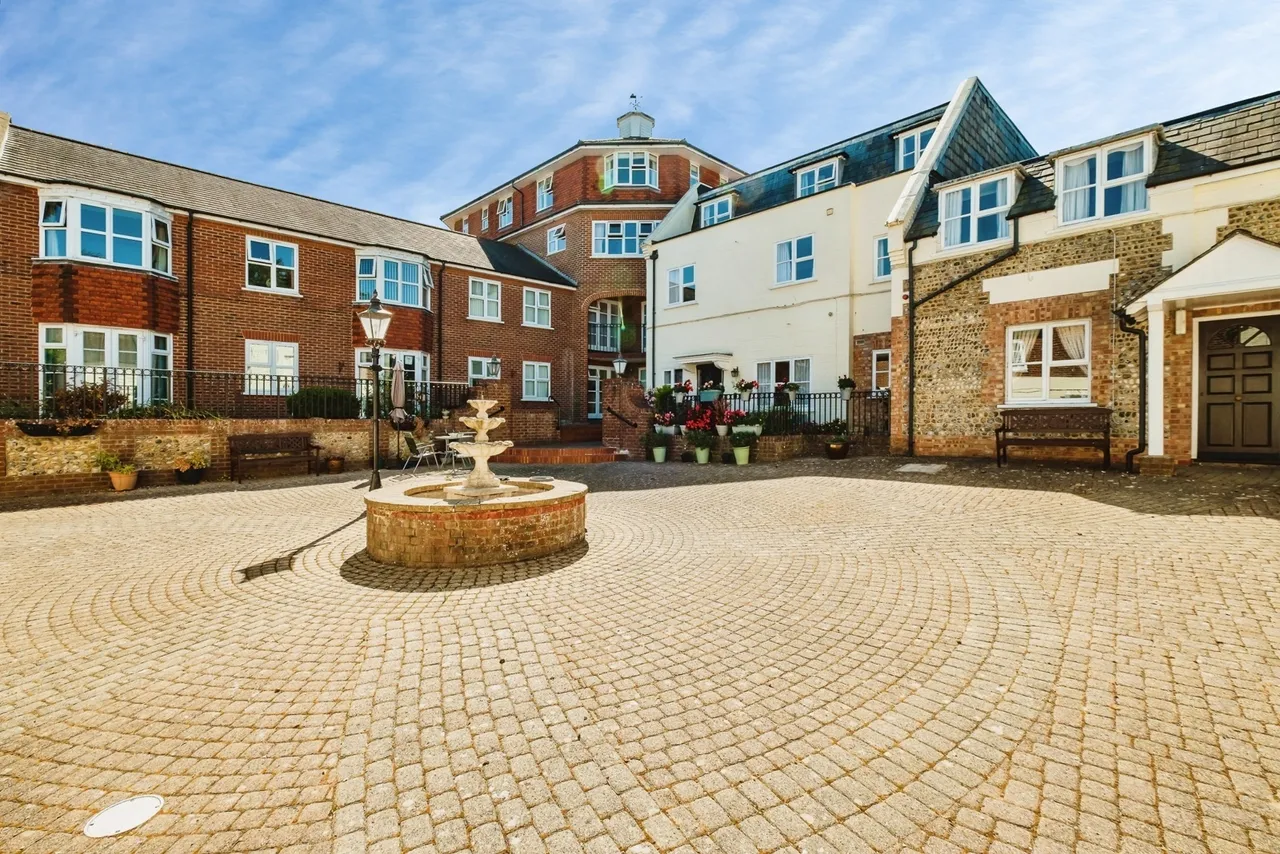 1 bed flat for sale, Goda Road, Littlehampton, BN17