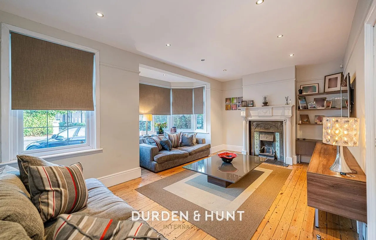 Malford Grove, South Woodford, E18, photo 2