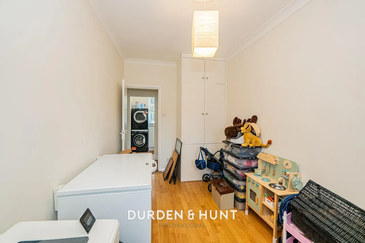 Malford Grove, South Woodford, E18, photo 13