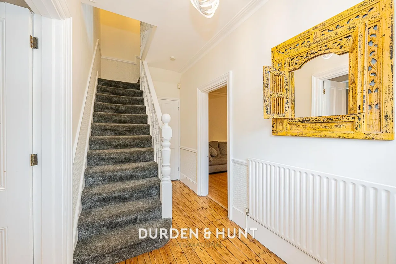 Malford Grove, South Woodford, E18, photo 16