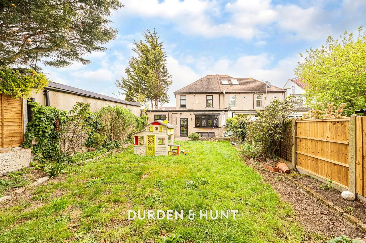 Malford Grove, South Woodford, E18, photo 26