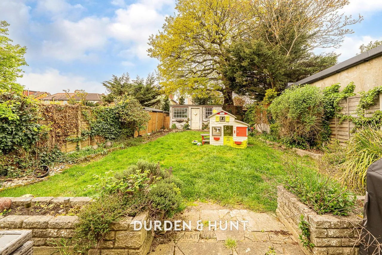 Malford Grove, South Woodford, E18, photo 25