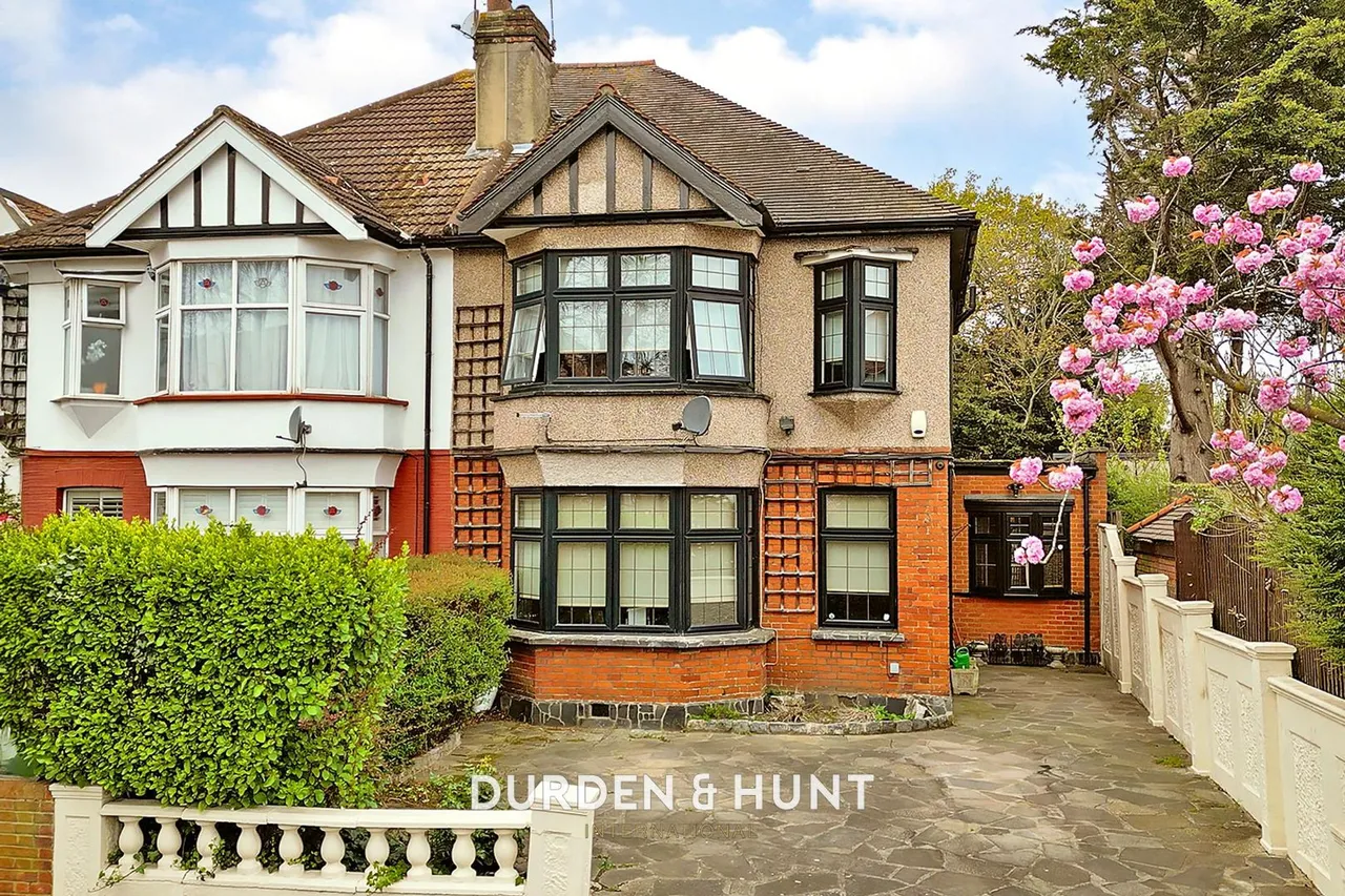 Malford Grove, South Woodford, E18, photo 28