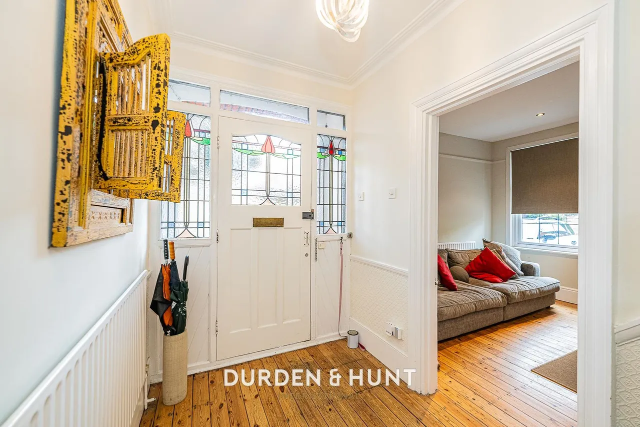 Malford Grove, South Woodford, E18, photo 15