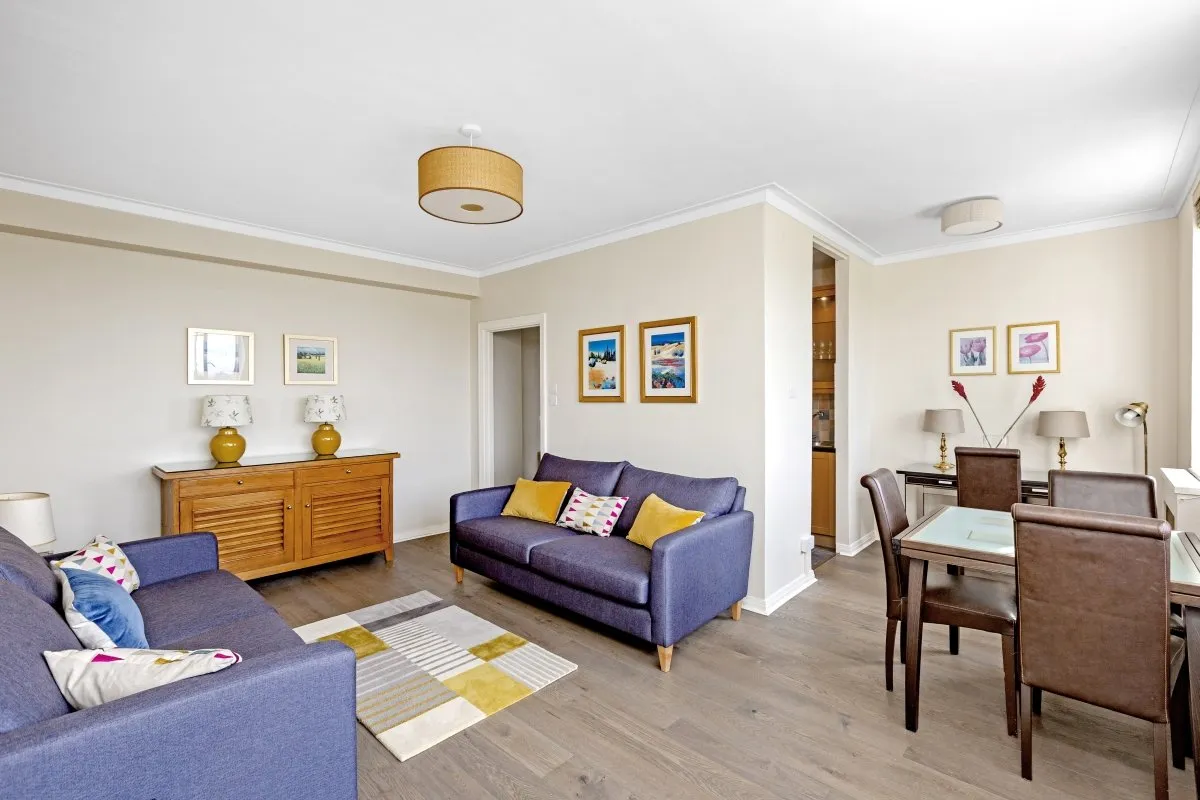 Bayswater Road, Bayswater, London, W2, photo 6